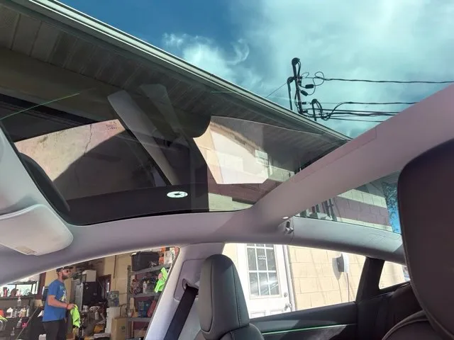 Tesla Model 3 photo 17