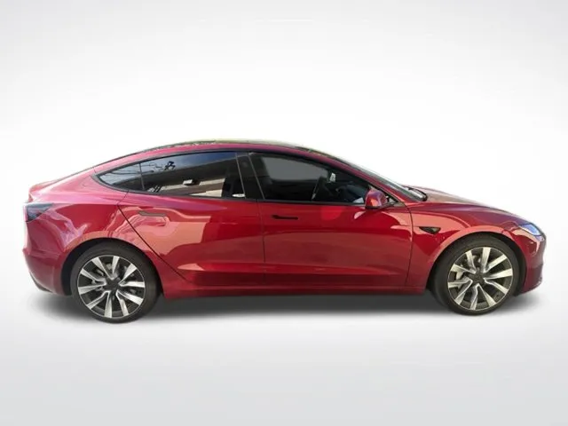 Tesla Model 3 photo 6
