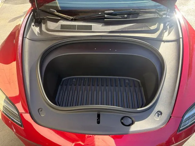 Tesla Model 3 photo 28