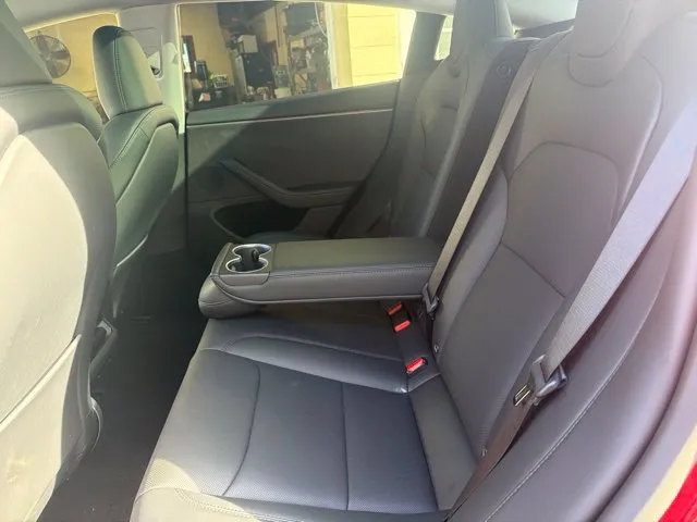 Tesla Model 3 photo 19
