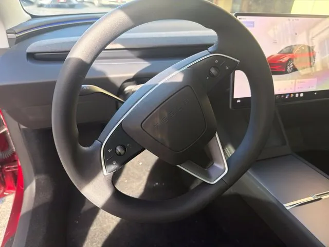 Tesla Model 3 photo 14
