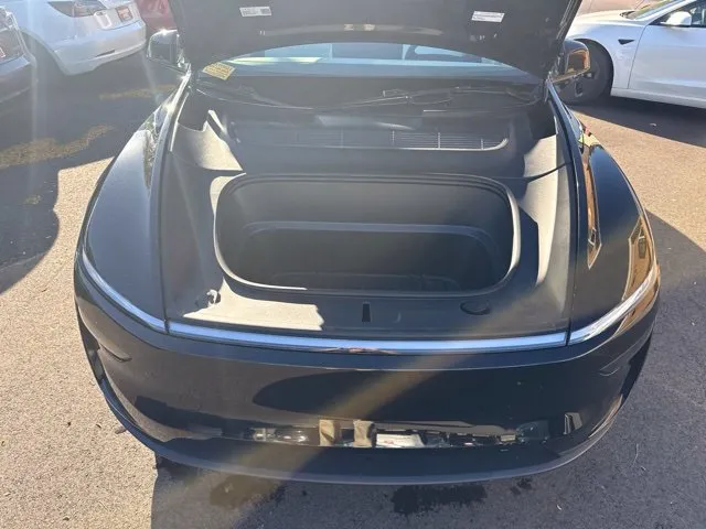 Tesla Model Y photo 24