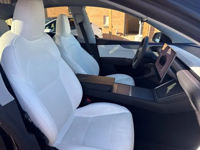 Tesla Model Y photo 22