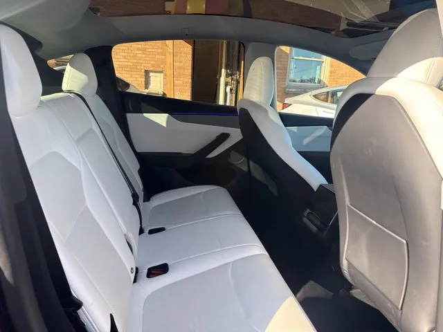 Tesla Model Y photo 20