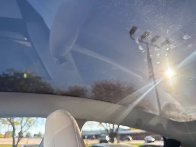 Tesla Model Y photo 32