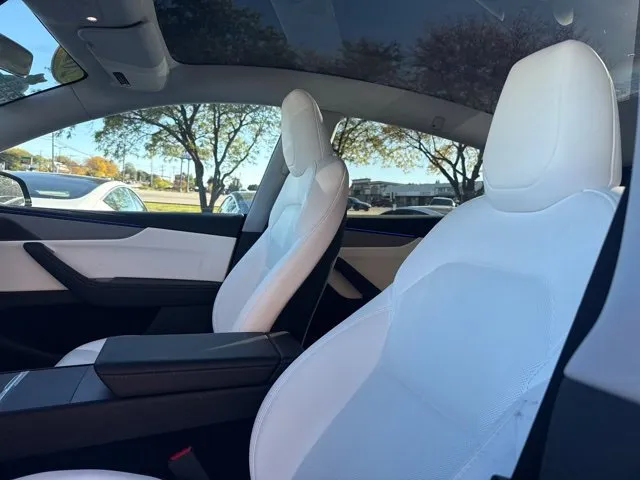Tesla Model Y photo 11
