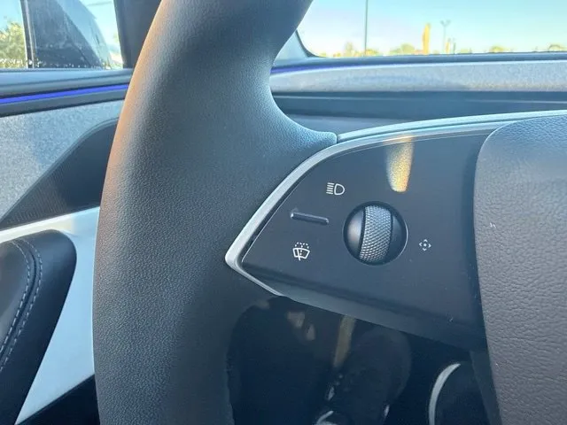 Tesla Model Y photo 26