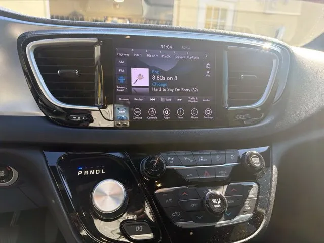 Chrysler Pacifica photo 15