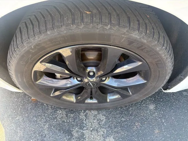 Chrysler Pacifica photo 9