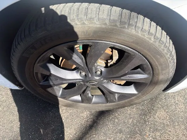Chrysler Pacifica photo 12
