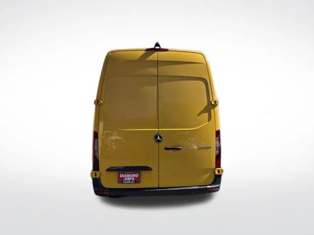 Mercedes-Benz Sprinter photo 6