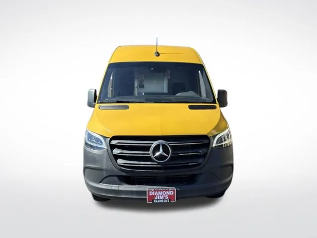 Mercedes-Benz Sprinter photo 2