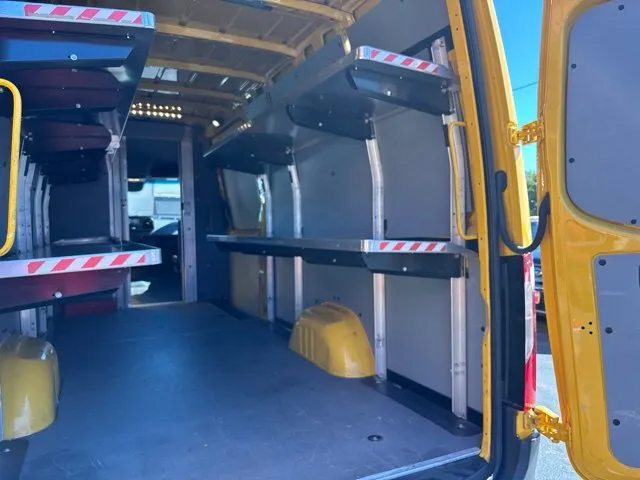 Mercedes-Benz Sprinter photo 18
