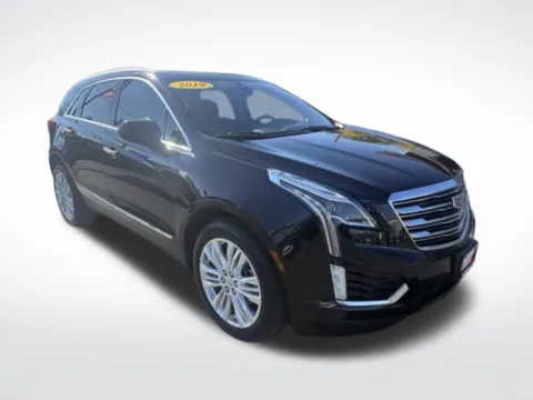 Black 2019 Cadillac XT5 Premium Luxury for sale in Milwaukee, WI