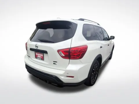 Another view of 2020 Nissan Pathfinder SL for sale in Milwaukee, WI at Diamond Jim's Motor Cars