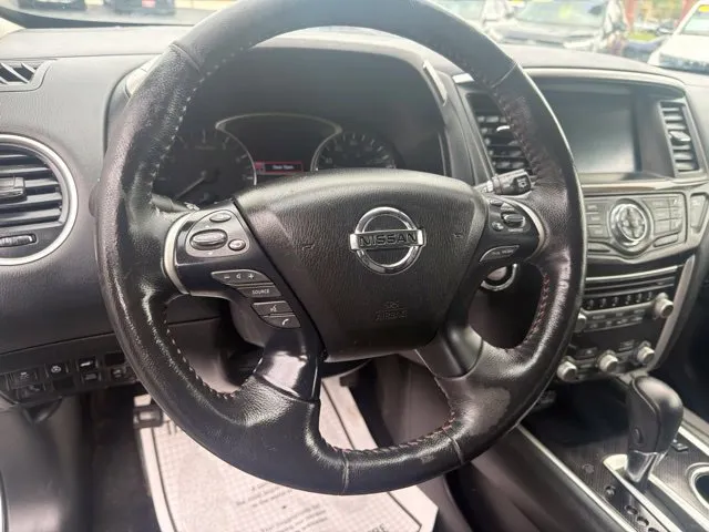Nissan Pathfinder photo 16