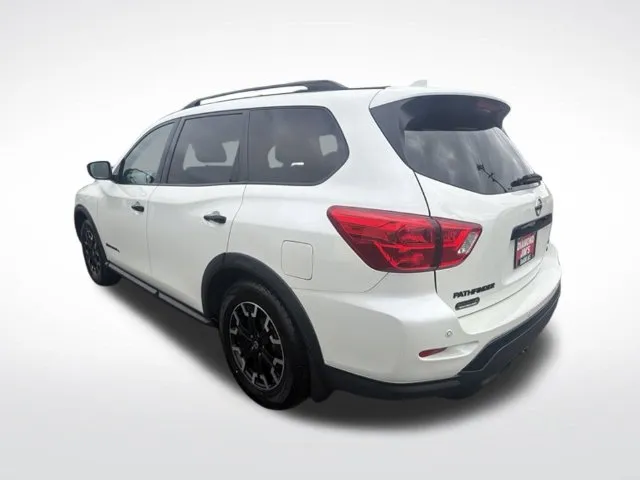 Nissan Pathfinder photo 5