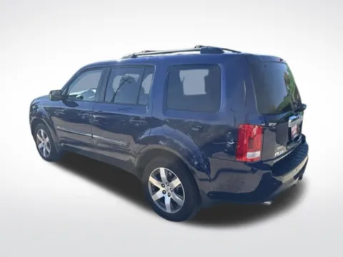 More photos of 2013 Honda Pilot Touring at Diamond Jim's Motor Cars, WI