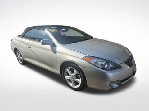 Silver 2006 Toyota Camry Solara SLE for sale in Milwaukee, WI