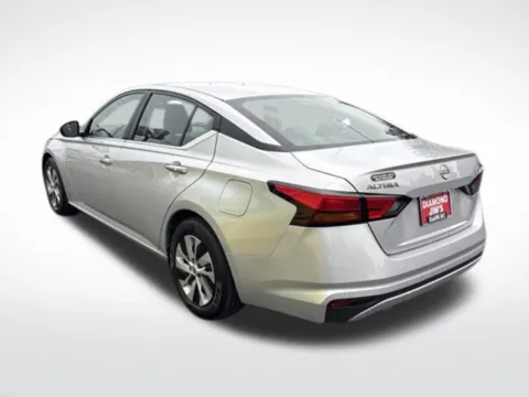 More photos of 2023 Nissan Altima 2.5 S at Diamond Jim's Motor Cars, WI