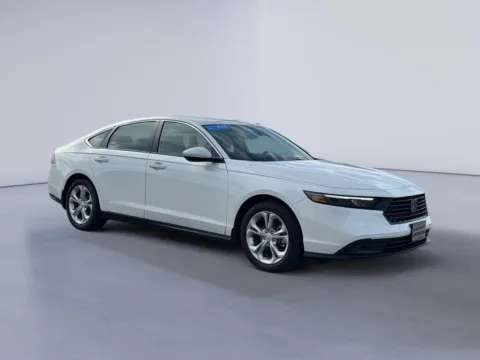 White 2023 Honda Accord Sedan LX for sale in Alcoa, TN