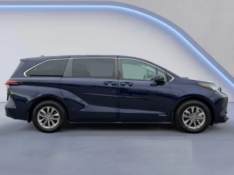 Photos of 2021 Toyota Sienna LE for sale in Alcoa, TN at Airport Honda