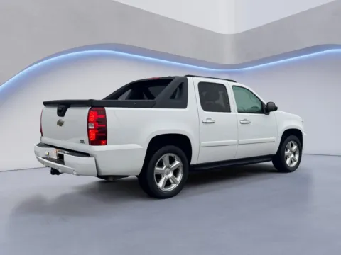 Another view of 2008 Chevrolet Avalanche LTZ for sale in Alcoa, TN at Airport Honda