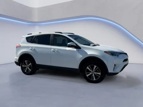 White 2018 Toyota RAV4 XLE for sale in Alcoa, TN