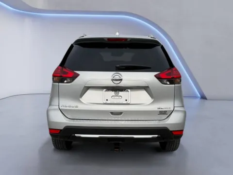 More photos of 2017 Nissan Rogue SL at Airport Honda, TN