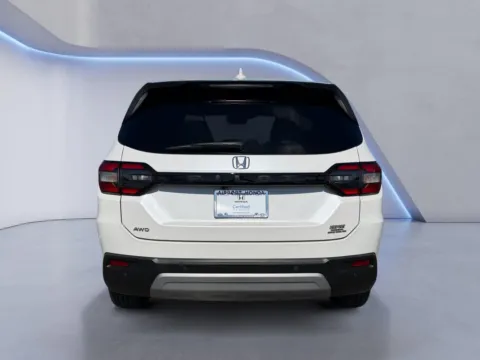 More photos of 2023 Honda Pilot EX-L at Airport Honda, TN