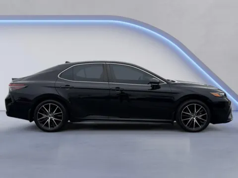 Photos of 2023 Toyota Camry SE for sale in Alcoa, TN at Airport Honda