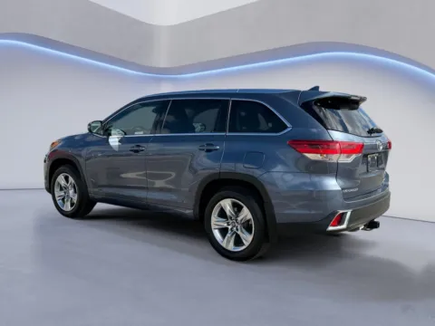 More photos of 2019 Toyota Highlander Limited at Airport Honda, TN