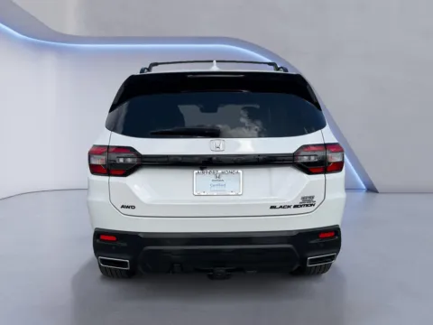 More photos of 2025 Honda Pilot Black Edition at Airport Honda, TN