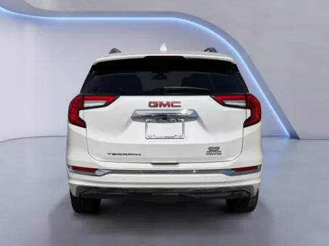 More photos of 2024 GMC Terrain Denali at Airport Honda, TN