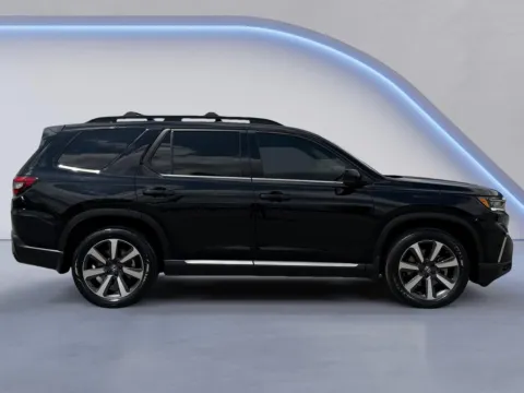 Photos of 2023 Honda Pilot Elite for sale in Alcoa, TN at Airport Honda