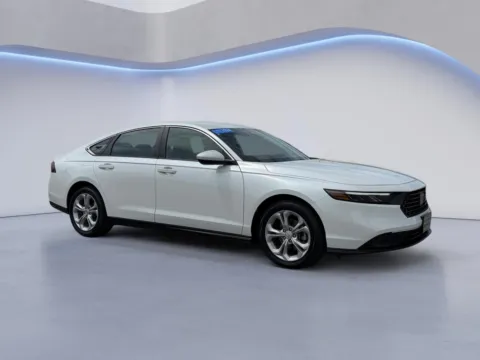 White 2024 Honda Accord Sedan LX for sale in Alcoa, TN