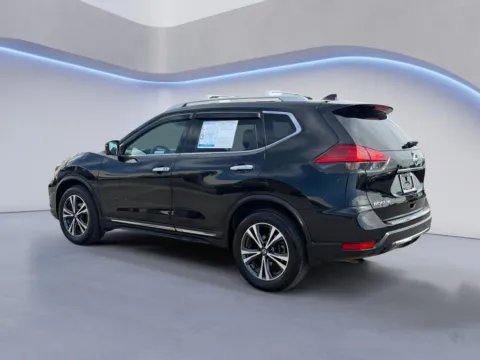 More photos of 2017 Nissan Rogue SL at Airport Honda, TN
