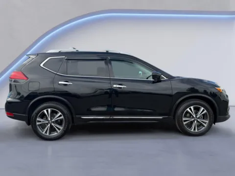 Photos of 2017 Nissan Rogue SL for sale in Alcoa, TN at Airport Honda