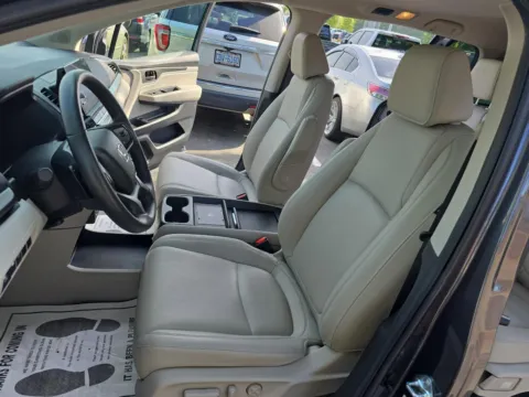 More photos of 2025 Honda Odyssey EX-L at Airport Honda, TN