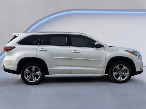 Photos of 2014 Toyota Highlander Limited for sale in Alcoa, TN at Airport Honda