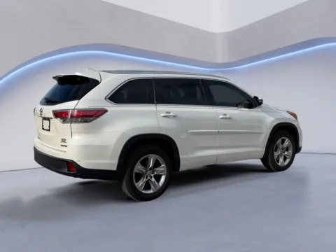 Another view of 2014 Toyota Highlander Limited for sale in Alcoa, TN at Airport Honda