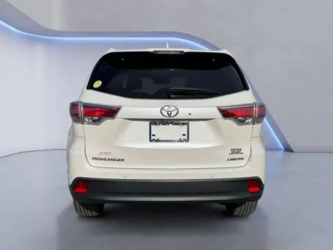 More photos of 2014 Toyota Highlander Limited at Airport Honda, TN