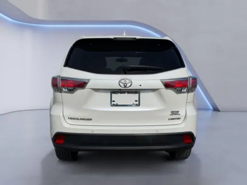 More photos of 2014 Toyota Highlander Limited at Airport Honda, TN