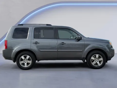Photos of 2010 Honda Pilot EX-L for sale in Alcoa, TN at Airport Honda
