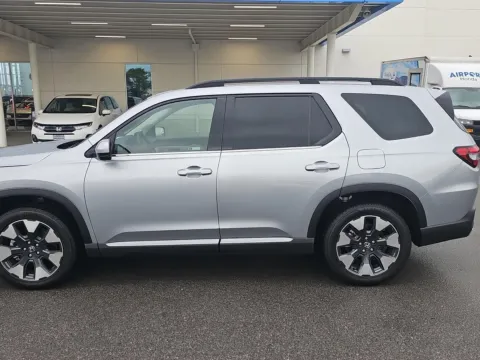 Photos of 2026 Honda Pilot Elite for sale in Alcoa, TN at Airport Honda