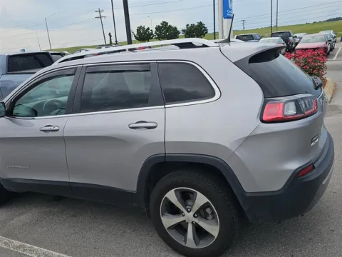 Photos of 2019 Jeep Cherokee Limited for sale in Alcoa, TN at Airport Honda