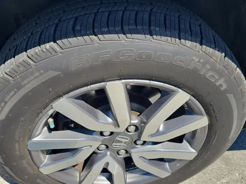 More photos of 2019 Honda Pilot EX-L w/Navi w/RES at Airport Honda, TN