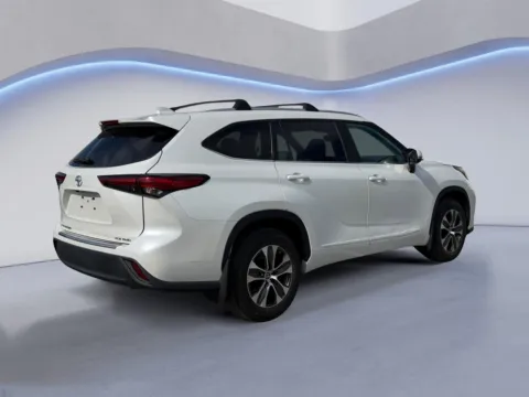 Another view of 2023 Toyota Highlander XLE for sale in Alcoa, TN at Airport Honda
