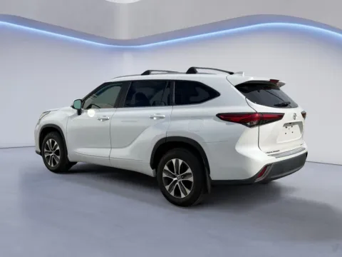 More photos of 2023 Toyota Highlander XLE at Airport Honda, TN