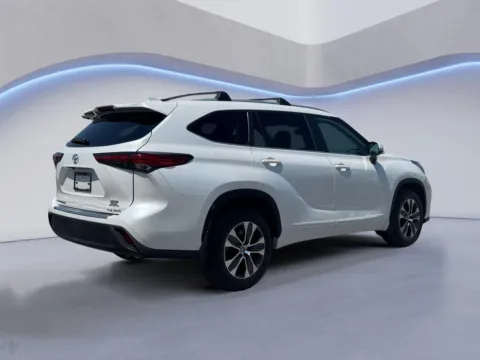 Another view of 2023 Toyota Highlander XLE for sale in Alcoa, TN at Airport Honda